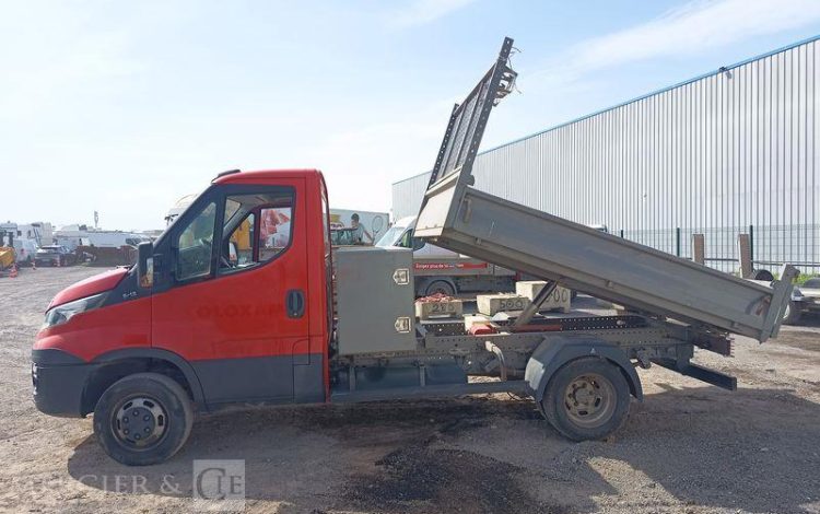 IVECO 35C13 BENNE SIMPLE CABINE COFFRE  EG-258-AW