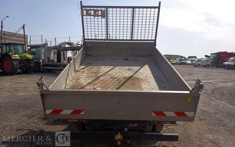 IVECO 35C13 BENNE SIMPLE CABINE COFFRE  EG-258-AW