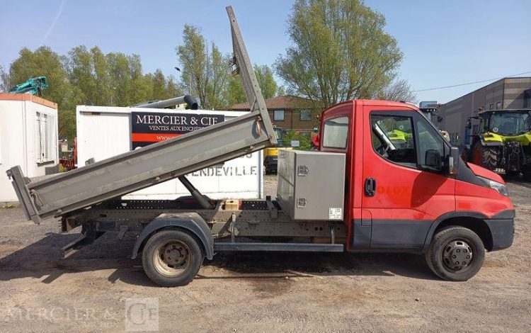 IVECO 35C13 BENNE SIMPLE CABINE COFFRE  EG-258-AW