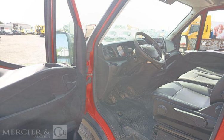 IVECO 35C13 BENNE SIMPLE CABINE COFFRE  EG-258-AW