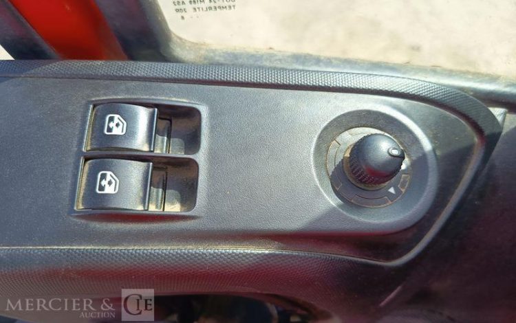 IVECO 35C13 BENNE SIMPLE CABINE COFFRE  EG-258-AW