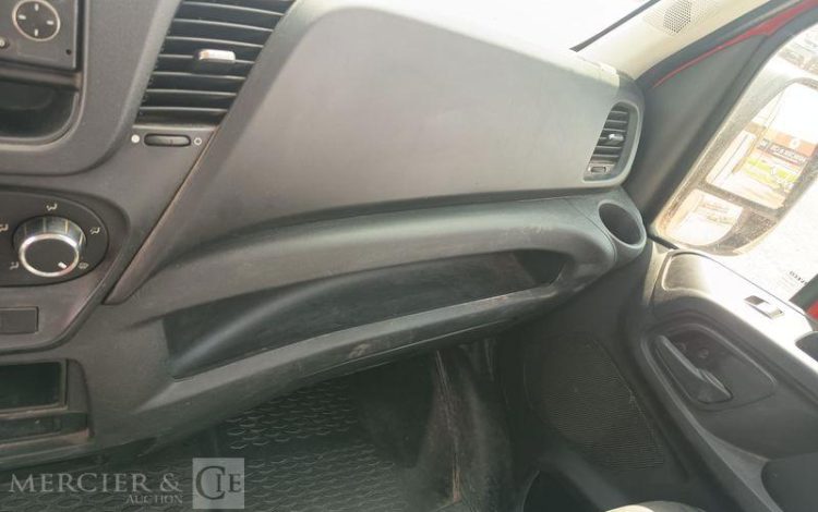 IVECO 35C13 BENNE SIMPLE CABINE COFFRE  EG-258-AW