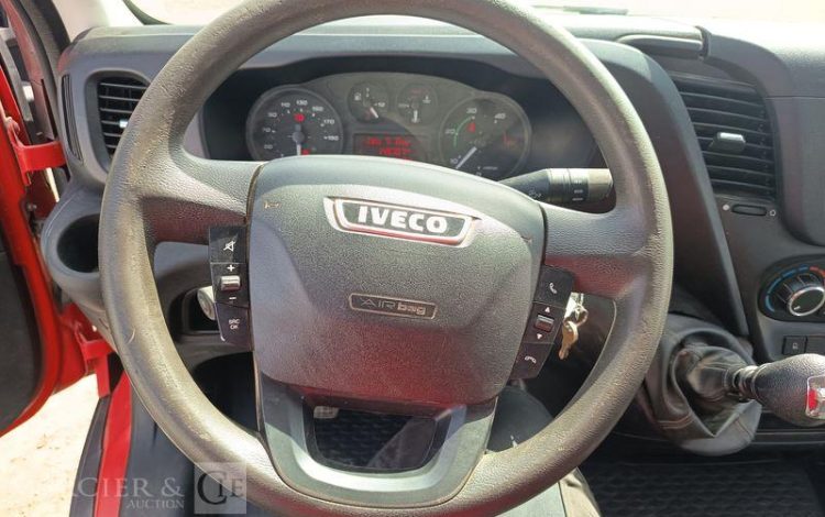 IVECO 35C13 BENNE SIMPLE CABINE COFFRE  EG-258-AW