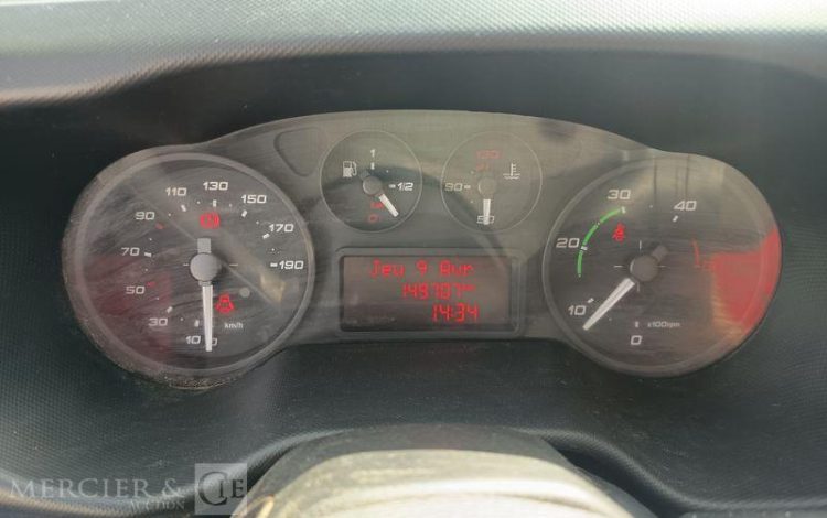 IVECO 35C13 BENNE SIMPLE CABINE COFFRE  EG-258-AW