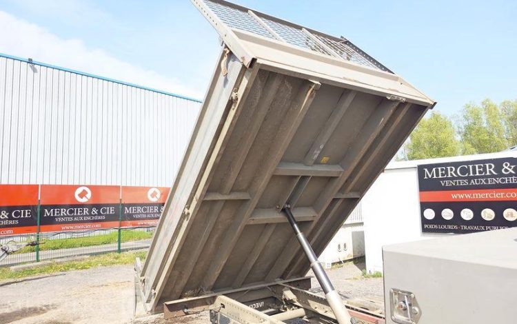 IVECO 35C13 BENNE SIMPLE CABINE COFFRE  EG-258-AW