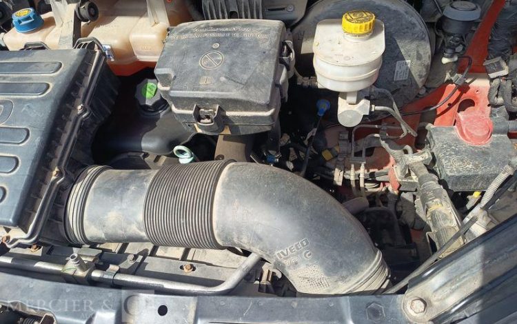 IVECO 35C13 BENNE SIMPLE CABINE COFFRE  EG-258-AW