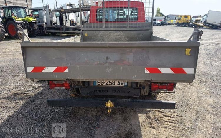 IVECO 35C13 BENNE SIMPLE CABINE COFFRE  EG-258-AW
