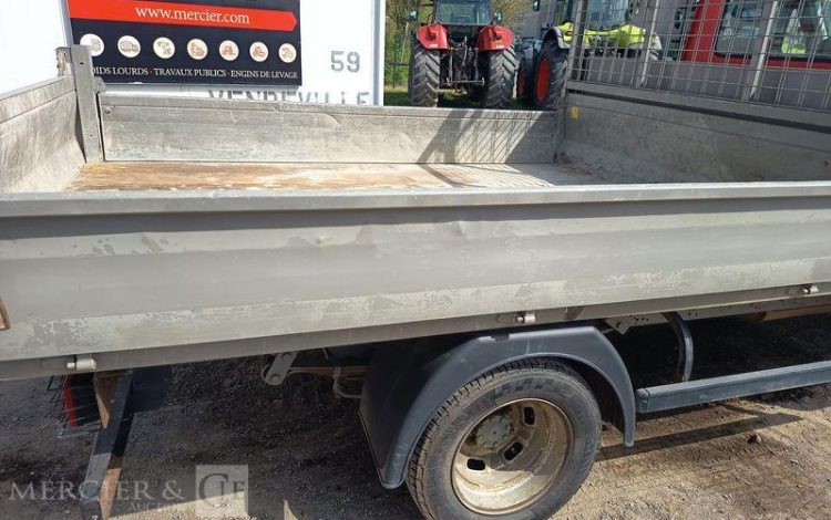 IVECO 35C13 BENNE SIMPLE CABINE COFFRE  EG-258-AW