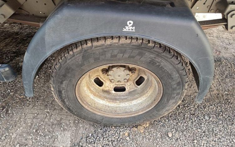 IVECO 35C13 BENNE SIMPLE CABINE COFFRE  EG-258-AW