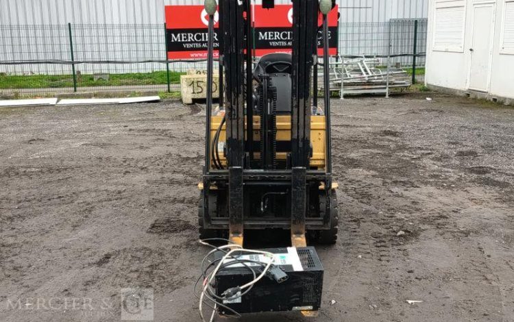 CATERPILLAR CHARIOT ELEVATEUR EP16CPNT FRONTAL ELECTRIQUE – 1,6 TONNES – 8202 H – ANNEE 2015  931