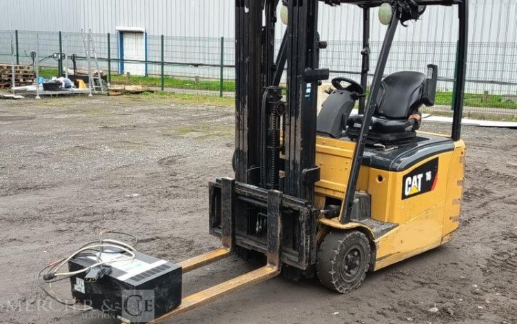 CATERPILLAR CHARIOT ELEVATEUR EP16CPNT FRONTAL ELECTRIQUE – 1,6 TONNES – 8202 H – ANNEE 2015  931