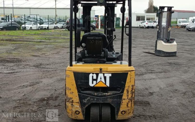 CATERPILLAR CHARIOT ELEVATEUR EP16CPNT FRONTAL ELECTRIQUE – 1,6 TONNES – 8202 H – ANNEE 2015  931
