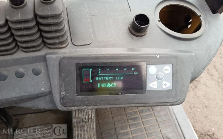 CATERPILLAR CHARIOT ELEVATEUR EP16CPNT FRONTAL ELECTRIQUE – 1,6 TONNES – 8202 H – ANNEE 2015  931