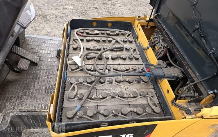 CATERPILLAR CHARIOT ELEVATEUR EP16CPNT FRONTAL ELECTRIQUE – 1,6 TONNES – 8202 H – ANNEE 2015  931