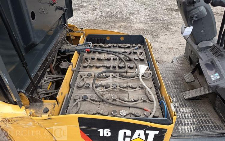 CATERPILLAR CHARIOT ELEVATEUR EP16CPNT FRONTAL ELECTRIQUE – 1,6 TONNES – 8202 H – ANNEE 2015  931