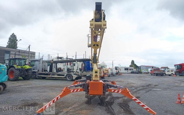 JLG NACELLE ARAIGNEE X26JP A CHENILLES  – 25,6 M – DIESEL – 417 HEURES  – ANNEE 2023  3654