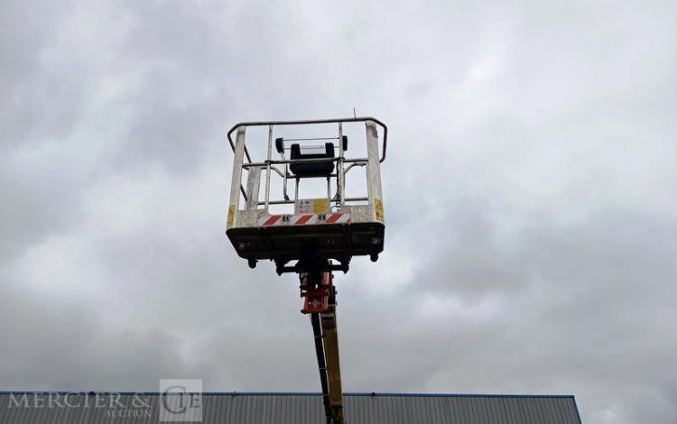 JLG NACELLE ARAIGNEE X26JP A CHENILLES  – 25,6 M – DIESEL – 417 HEURES  – ANNEE 2023  3654