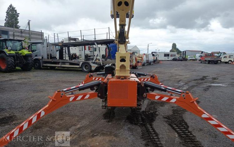 JLG NACELLE ARAIGNEE X26JP A CHENILLES  – 25,6 M – DIESEL – 417 HEURES  – ANNEE 2023  3654
