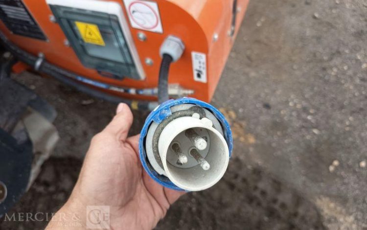 JLG NACELLE ARAIGNEE X26JP A CHENILLES  – 25,6 M – DIESEL – 417 HEURES  – ANNEE 2023  3654
