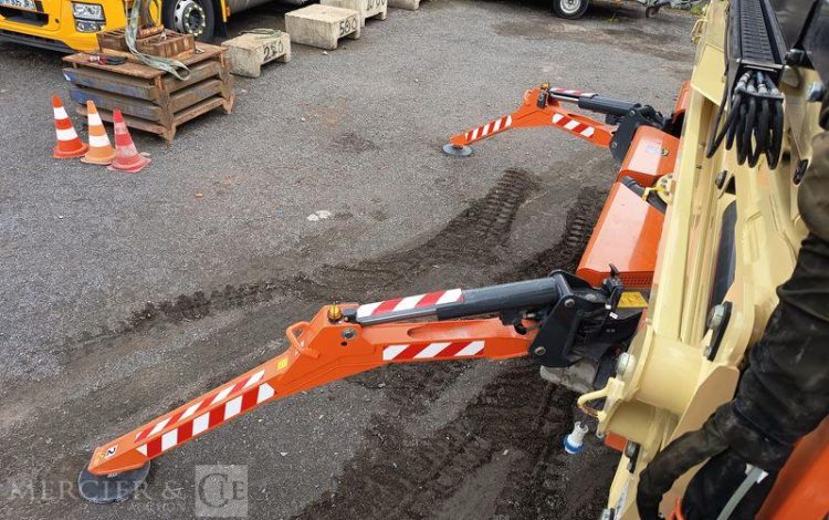 JLG NACELLE ARAIGNEE X26JP A CHENILLES  – 25,6 M – DIESEL – 417 HEURES  – ANNEE 2023  3654