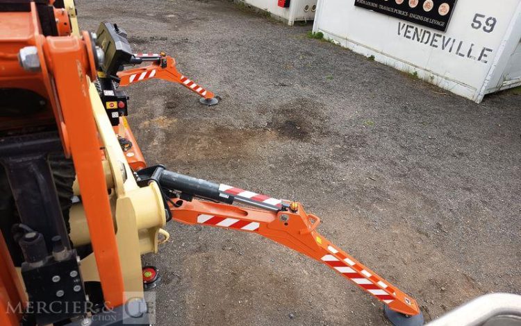 JLG NACELLE ARAIGNEE X26JP A CHENILLES  – 25,6 M – DIESEL – 417 HEURES  – ANNEE 2023  3654