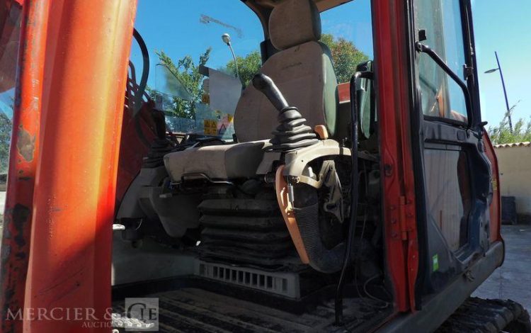 CASE PELLE SUR CHENILLES 13T CX 130 C AN 2014 –  162698