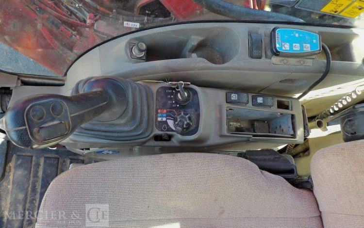 CASE PELLE SUR CHENILLES 13T CX 130 C AN 2014 –  162698