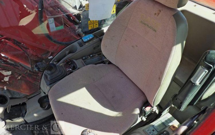 CASE PELLE SUR CHENILLES 13T CX 130 C AN 2014 –  162698