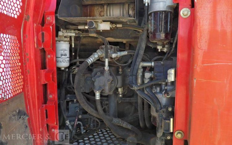 CASE PELLE SUR CHENILLES 13T CX 130 C AN 2014 –  162698
