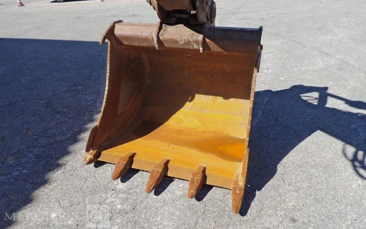 CASE PELLE SUR CHENILLES 13T CX 130 C AN 2014 –  162698