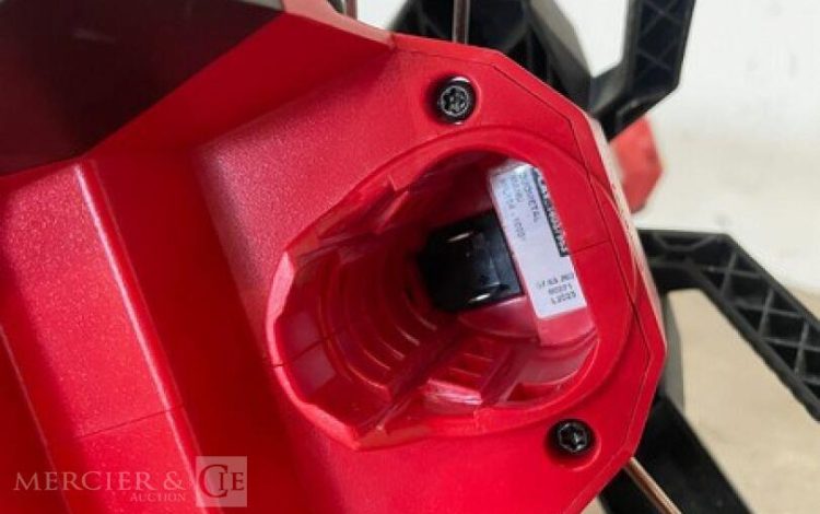 MILWAUKEE M12 SAL  MIL010001