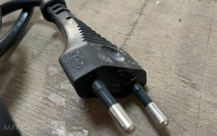 MILWAUKEE M12 SAL  MIL010001