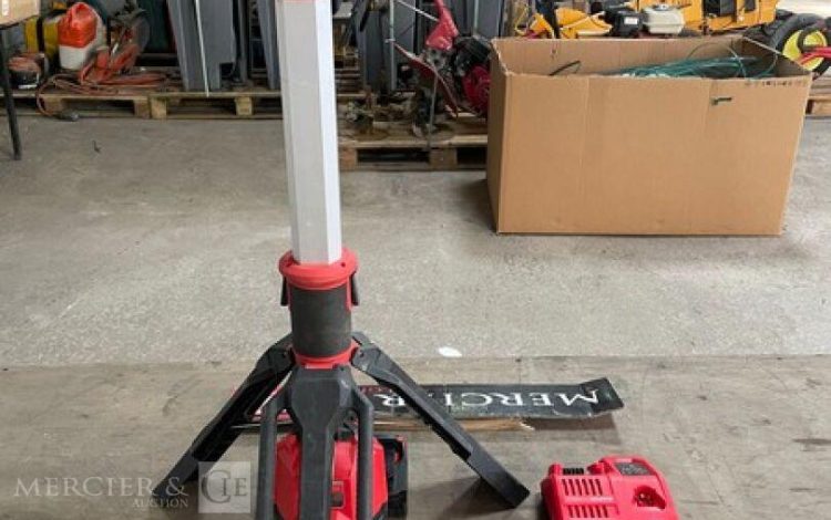 MILWAUKEE M12 SAL  MIL010001