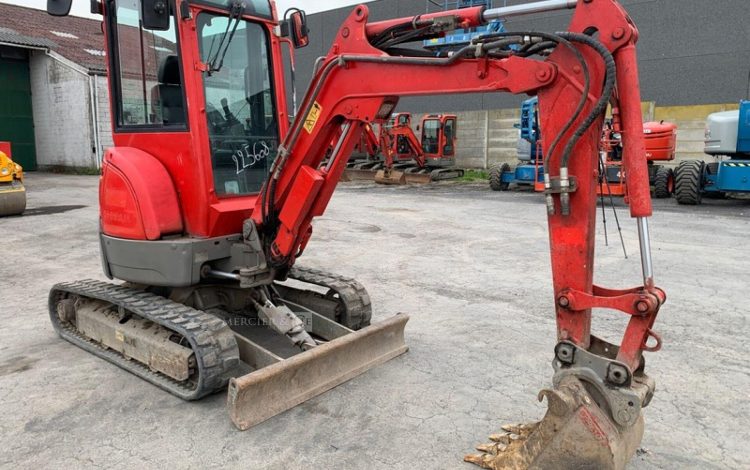 YANMAR VIO25-4  225608