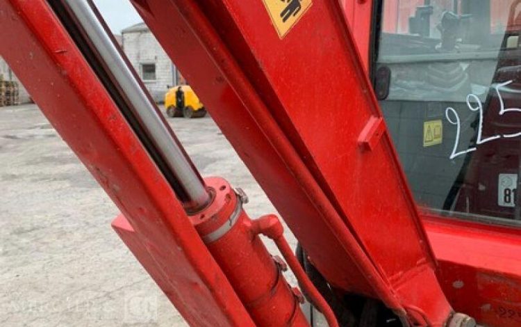 YANMAR VIO25-4  225608