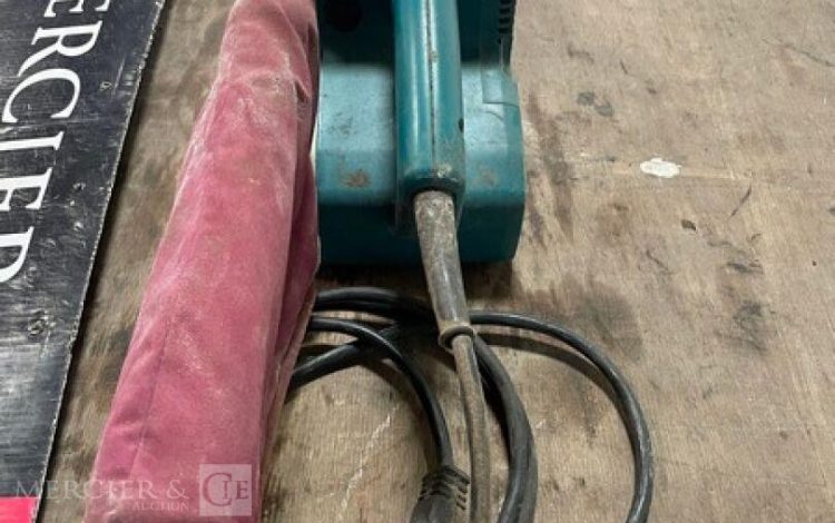 MAKITA 9404  PON010456