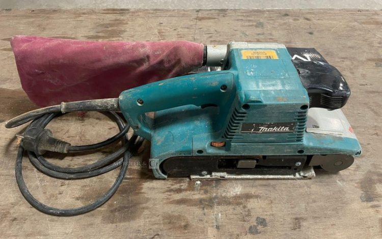 MAKITA 9404  PON010456
