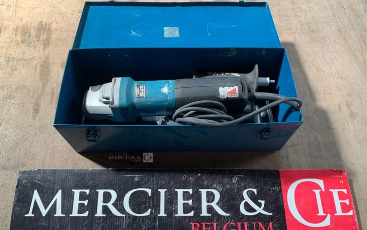 MAKITA 9565PCV  MEU010980