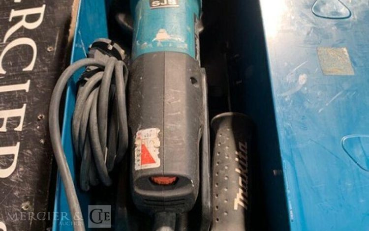 MAKITA 9565PCV  MEU010980