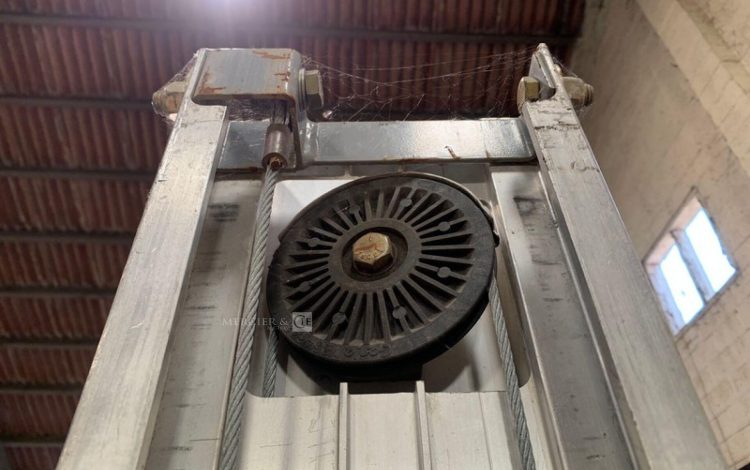 GENIE SLC-24  LEV010796