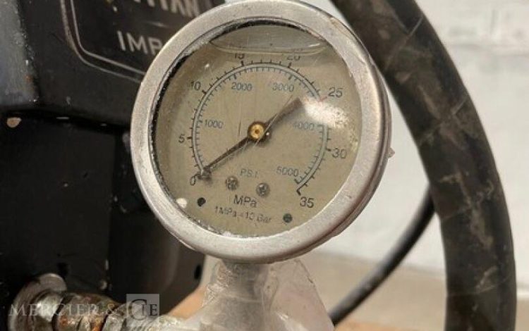 TITAN IMPACT 400  AIR011411