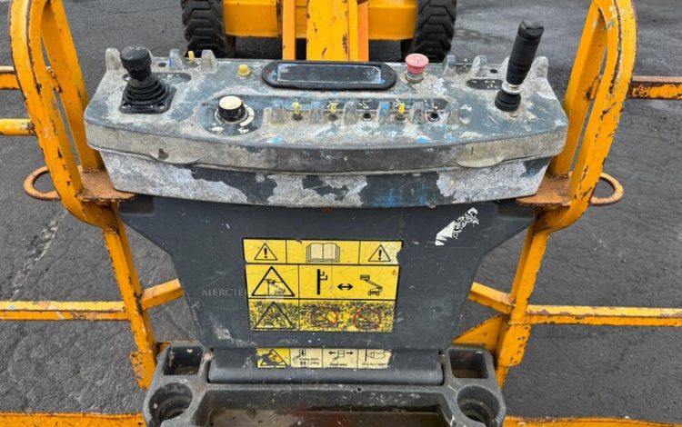 JLG 600AJ  3320