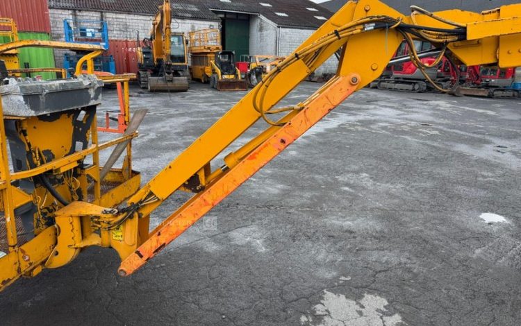 JLG 600AJ  3320