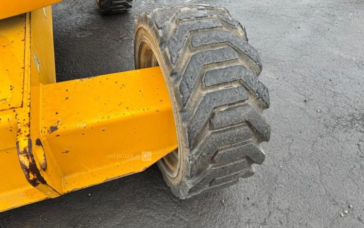 JLG 600AJ  3320