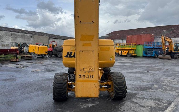 JLG 800AJ  3250