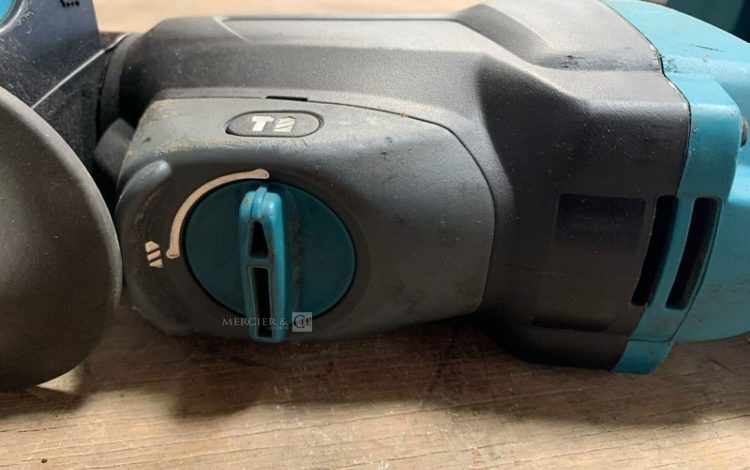 MAKITA   PER010041