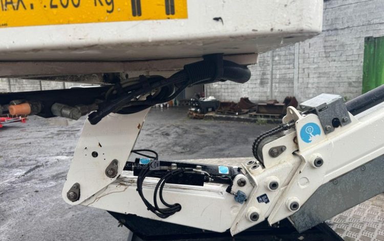 NISSAN CABSTAR NT400  VL299