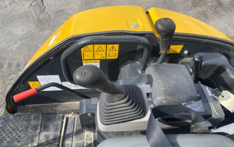 KOMATSU MINI PELLE PC24MR-5 SUR CHENILLES – 2,5 TONNES – DIESEL – 202 HEURES -ANNEE 2024  20574