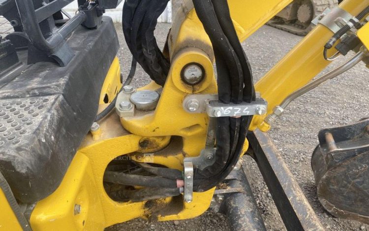 KOMATSU MINI PELLE PC24MR-5 SUR CHENILLES – 2,5 TONNES – DIESEL – 202 HEURES -ANNEE 2024  20574