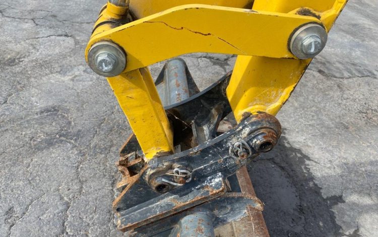 KOMATSU MINI PELLE PC24MR-5 SUR CHENILLES – 2,5 TONNES – DIESEL – 202 HEURES -ANNEE 2024  20574